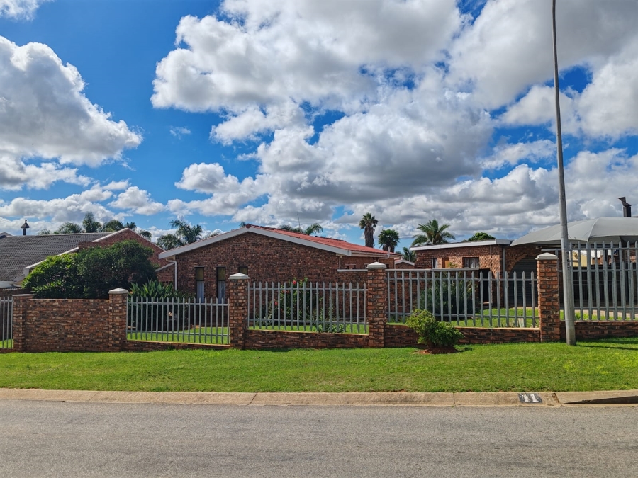 3 Bedroom Property for Sale in Azalea Park Eastern Cape
